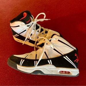 Boy’s Size 1 Shaq Basketball Tennis Shoes Sneakers…Good Condition!